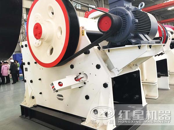 新一代CJ欧版颚式破碎机凭借高产、低耗迅速走红市场