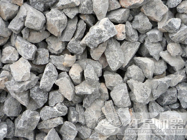 粉碎石灰石建议使用的大型矿石破碎机是鳄嘴式的，还是锤式的？